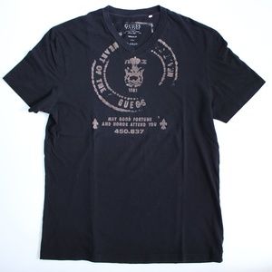 GUESS GRAPHIC V-NECK BLACK TSHIRT